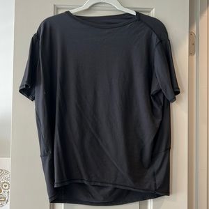 Lululemon back in action short sleeve
